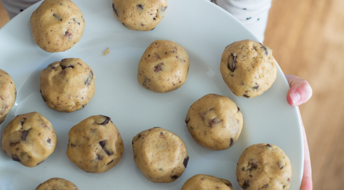 high-altitude chocolate chip cookie